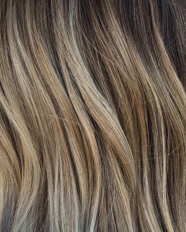 Balayage caramel sur cheveux longs réalisé chez XOXO COIFFURE Paris
