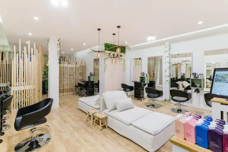 Intérieur du salon XOXO COIFFURE Paris 6e Montparnasse