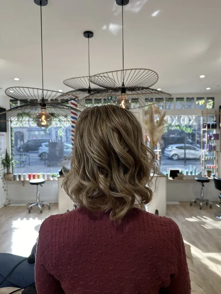 Intérieur du salon XOXO COIFFURE Paris 6e Montparnasse